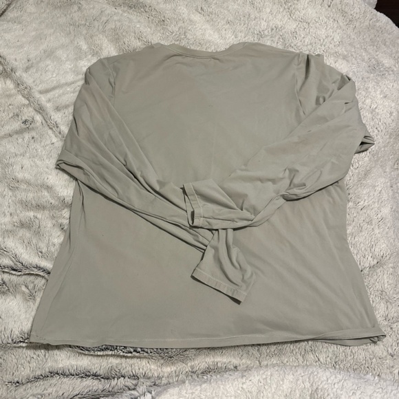 Skims Fits Everybody Long Sleeve T Shirt - Picture 2 of 3